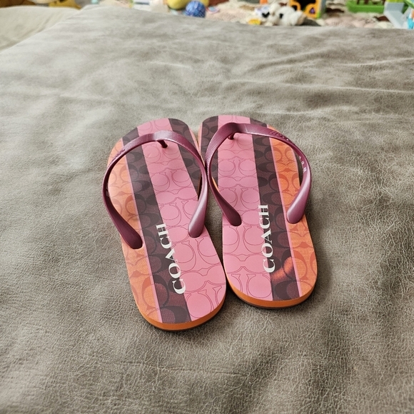Coach Flip Flops - Picture 4 of 6